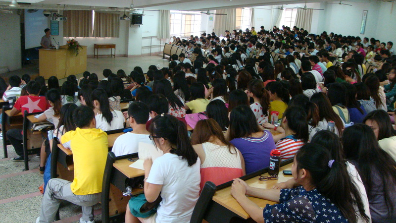 福州大学bevictor伟德经理庄穆教授来公司讲学2.jpg 福州大学bevictor伟德经理庄穆教授来公司讲学2.jpg
